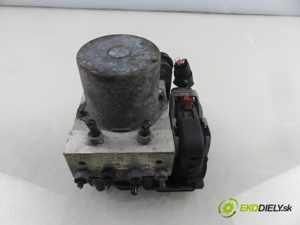 AUDI A4 Avant (8K5, B8) KOMBI 2010 125,00 2.0 TDI quattro - CAHA 1968,00 Pumpa ABS 8K0907379AL ; 0265236194 (Pumpa ABS)