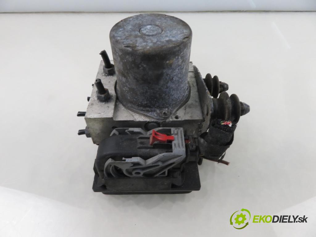 AUDI A4 Avant (8K5, B8) KOMBI 2010 125,00 2.0 TDI quattro - CAHA 1968,00 Pumpa ABS 8K0907379AL ; 0265236194 (Pumpa ABS)