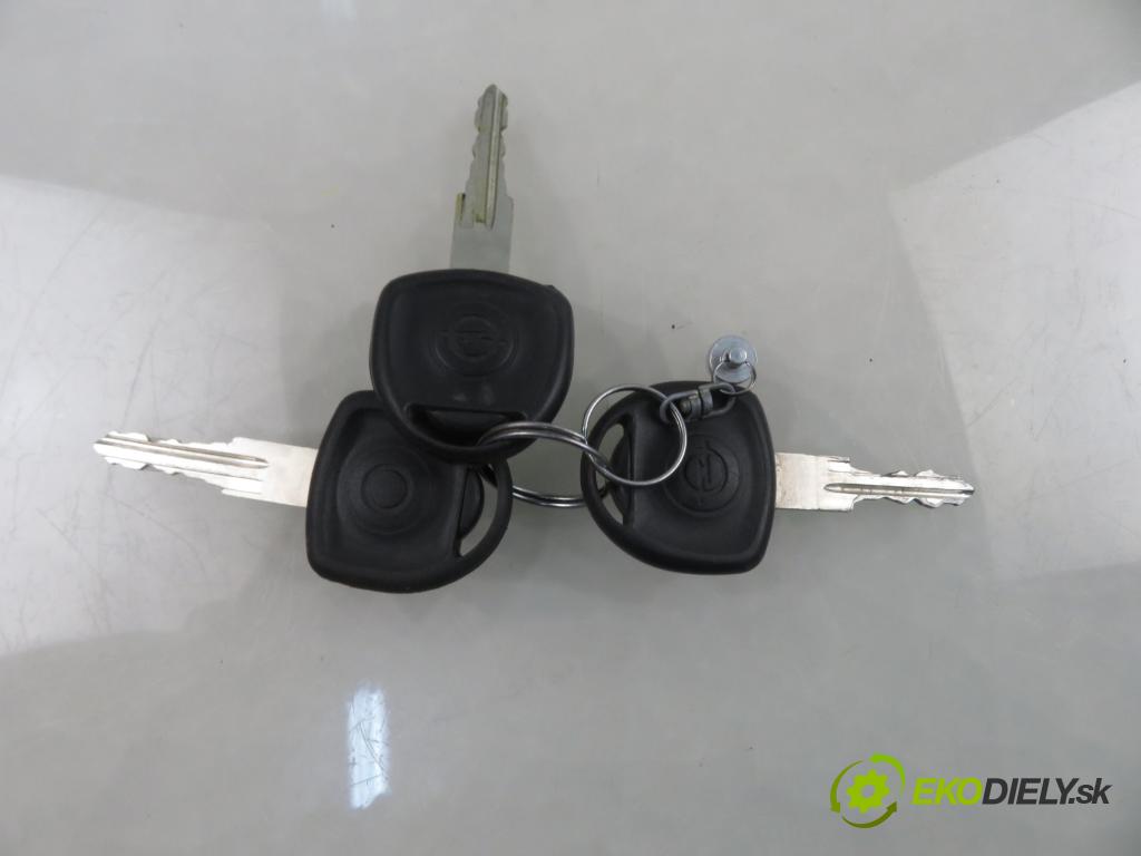 OPEL ASTRA G liftback (T98) HB 2002 55,00 1.2 16V - Z 12 XE 1199,00 spínačka / imobilizéra IMMO / řídící jednotka 24456866AT ; 0261207425 ; 24445098