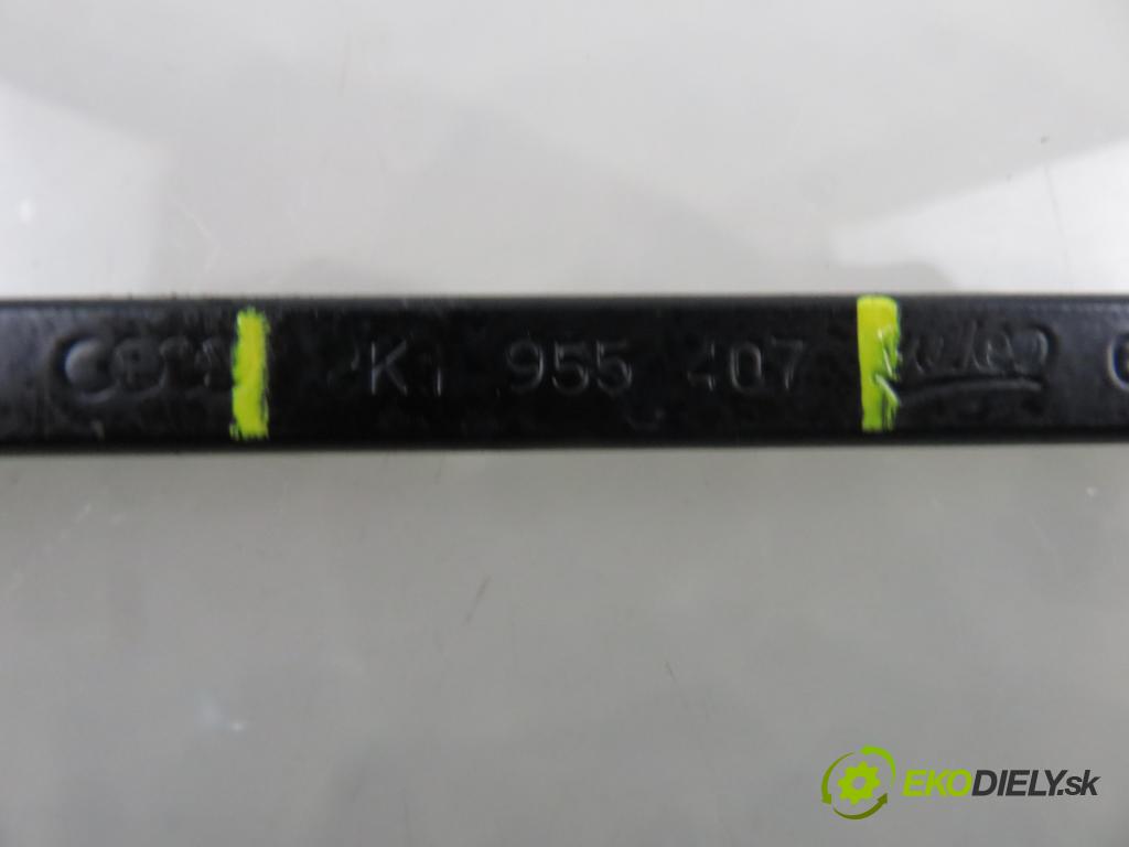 AUDI A4 Avant (8K5, B8) KOMBI 2010 125,00 2.0 TDI quattro - CAHA 1968,00 RAMENO: stierače LP 8K1955407