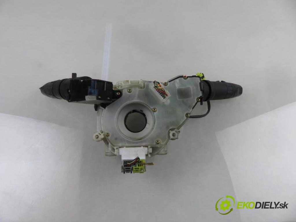 NISSAN MICRA III (K12) HB 2004 48,00 1.2 - CR12DE 1240,00 páčka/prepínač 25560AX702