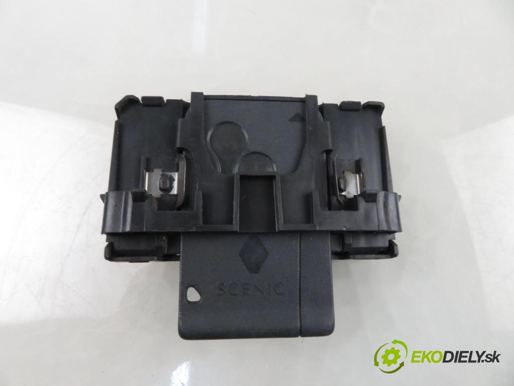 RENAULT GRAND SCENIC II (JM0/1_) MINIVAN 2007 110,00 2.0 dCi (JM1K) - M9R 721 1995,00 CZYTNIK KARTY: S118539002E ; 8200125077