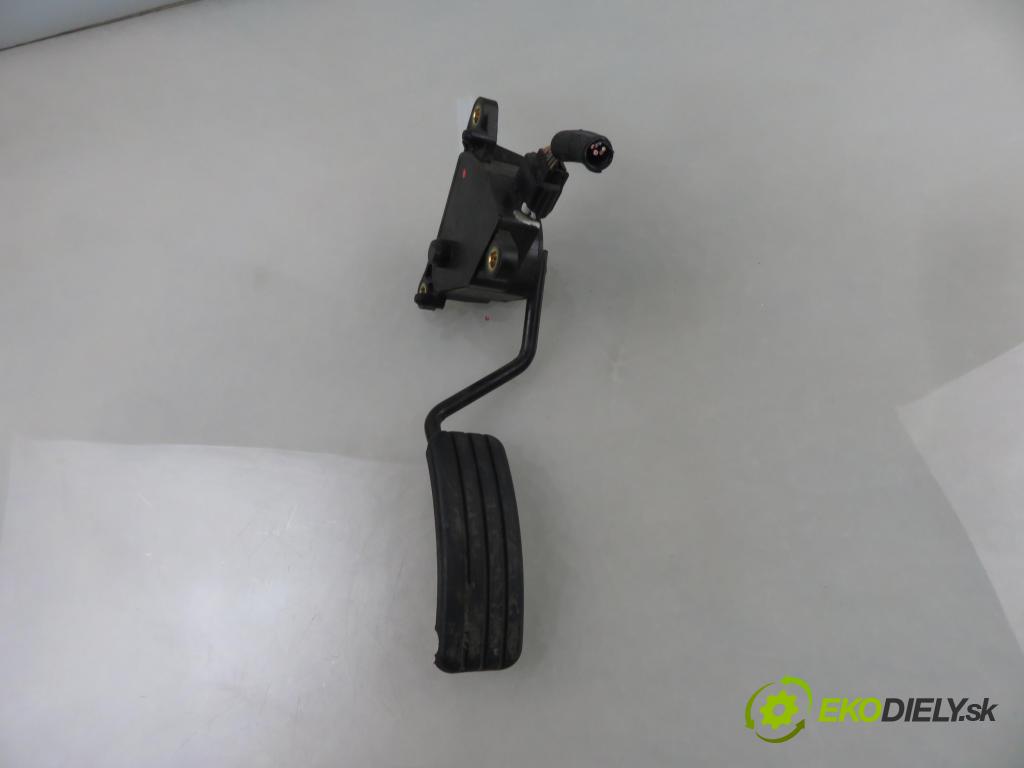 RENAULT GRAND SCENIC II (JM0/1_) MINIVAN 2007 110,00 2.0 dCi (JM1K) - M9R 721 1995,00 Potenciometer plynu 8200159647B (Potenciometer plynového pedálu)