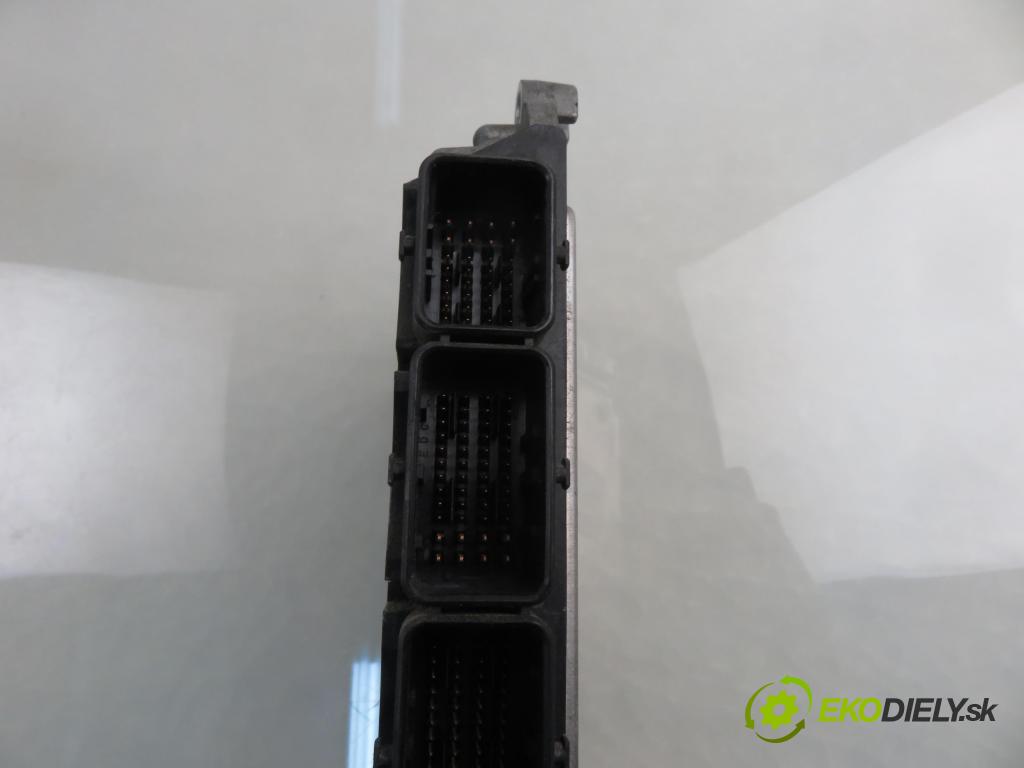 RENAULT GRAND SCENIC II (JM0/1_) MINIVAN 2007 110,00 2.0 dCi (JM1K) - M9R 721 1995,00 řídící jednotka motora 8200688494 ; 8200688457 ; 0281013507
