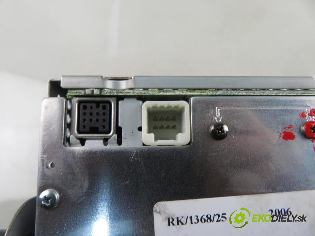 SUZUKI GRAND VITARA II (JT, TE, TD) SUV 2006 103,00 2.0 140 (JB420W) - J20A 1995,00 RADIO CD 3910165JS0