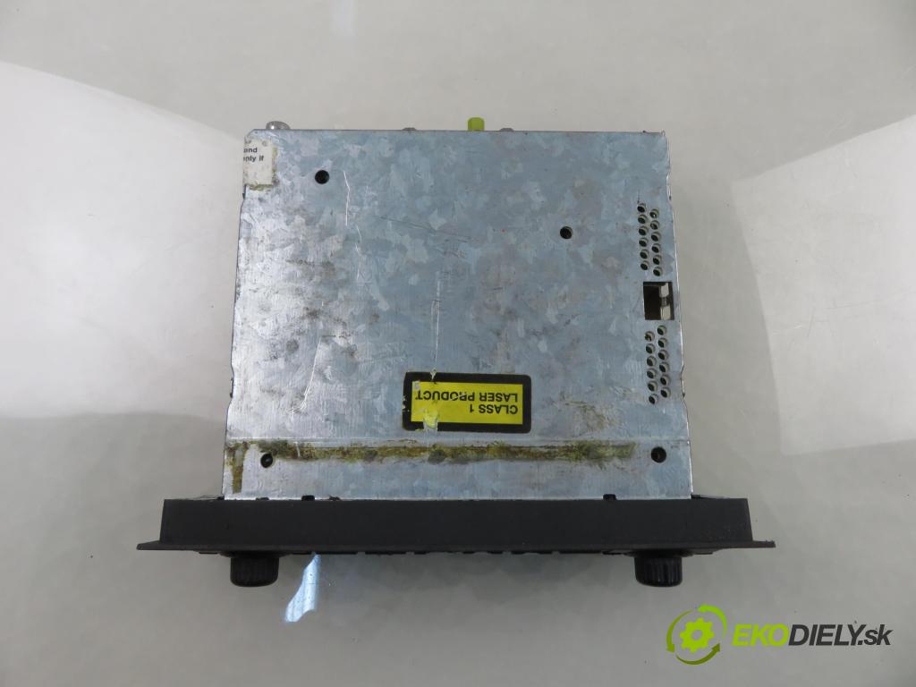 AUDI A4 (8E2, B6) SEDAN 2002 74,00 1.9 TDI PD 101 - AVB 1896,00 RADIO CD 8E0035186