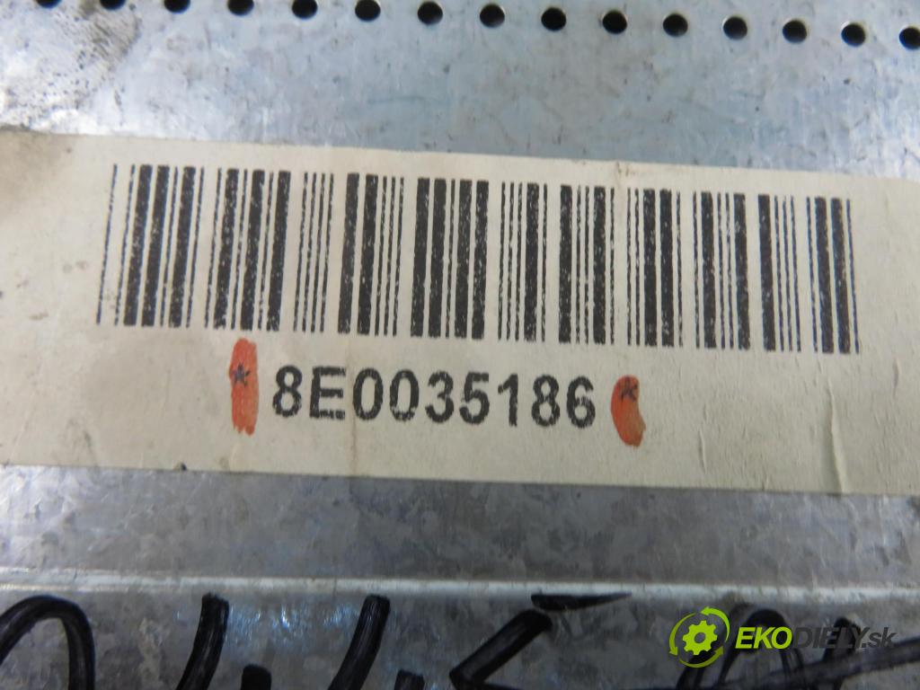 AUDI A4 (8E2, B6) SEDAN 2002 74,00 1.9 TDI PD 101 - AVB 1896,00 RADIO CD 8E0035186
