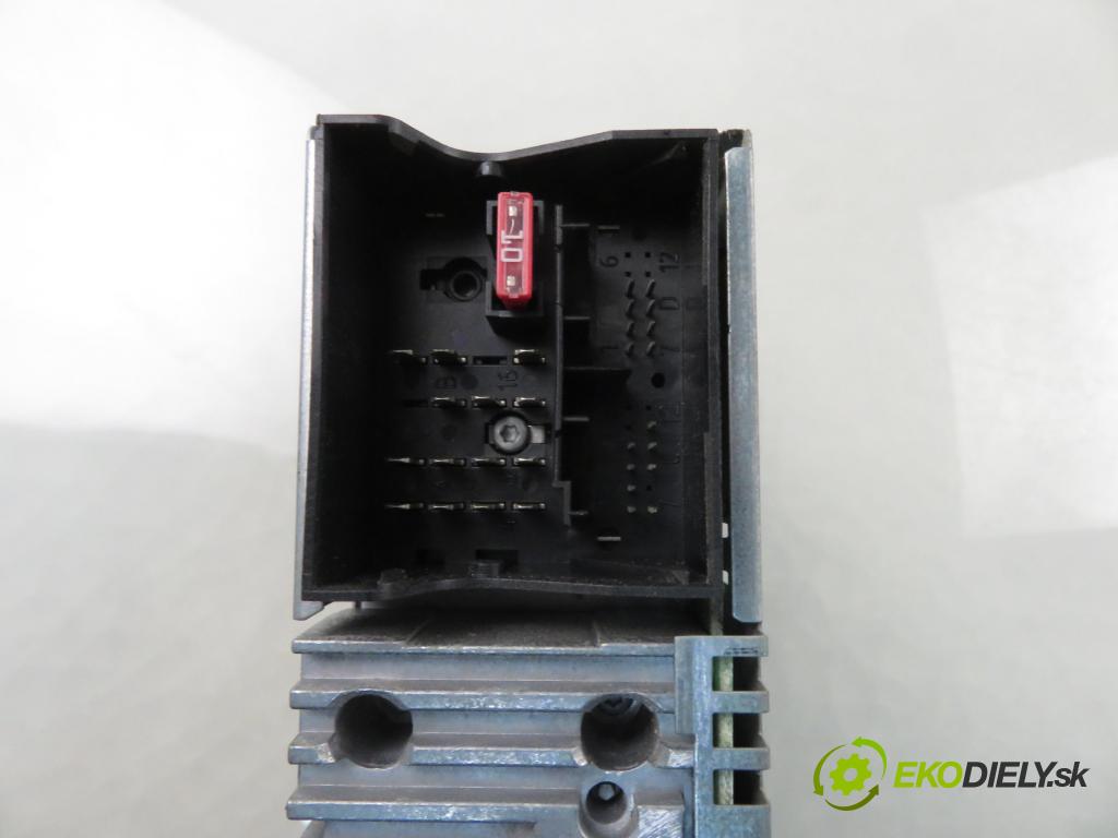 CITROEN C5 II (RC_) LIFTBACK 2006 100,00 2.0 HDi 136 - RHR (DW10BTED4) 1997,00 RADIO CD 7645124393