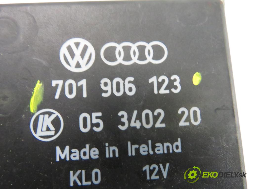 VW TRANSPORTER IV Autobus (70XB, 70XC, 7DB, 7DW, 7DK) BUS 1995 50,00 1.9 TD - ABL 1896,00 RELÉ: SWIEC: 701906123