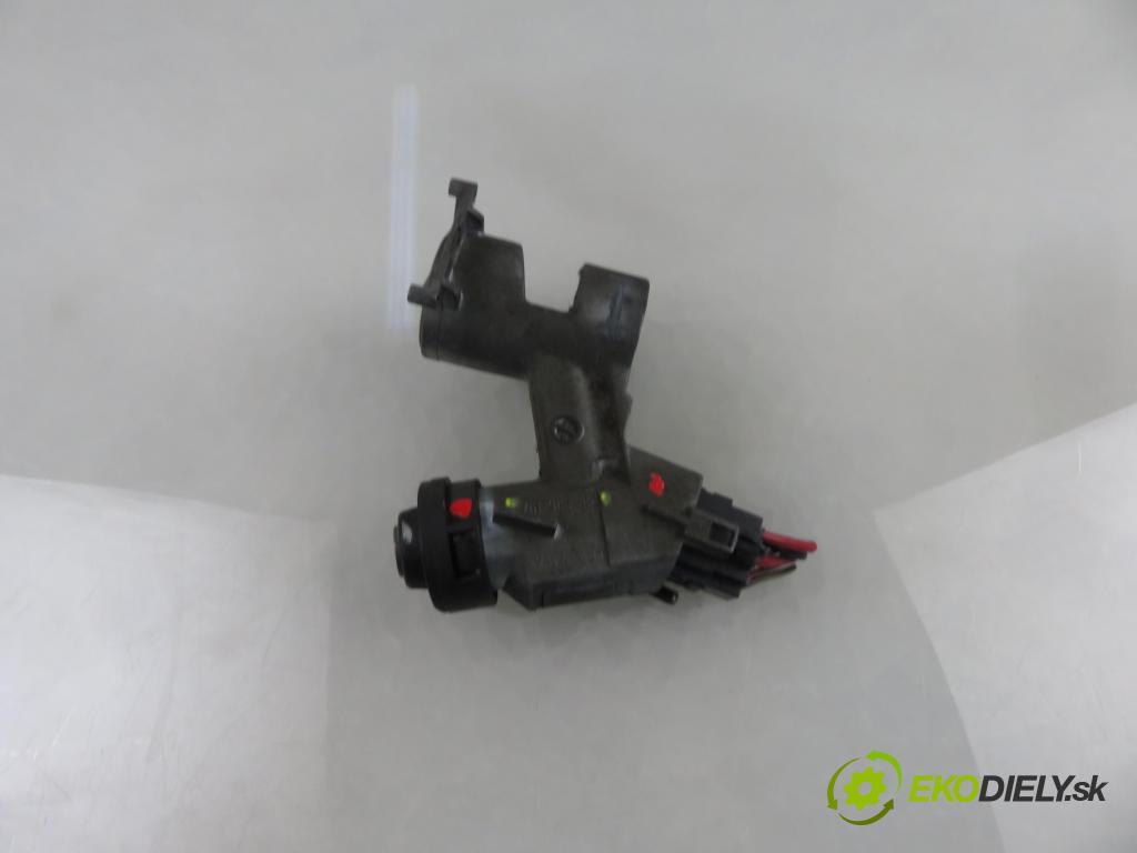 VW TRANSPORTER IV Autobus (70XB, 70XC, 7DB, 7DW, 7DK) BUS 1995 50,00 1.9 TD - ABL 1896,00 spinačka 701905851 (Spínacia skrinka)