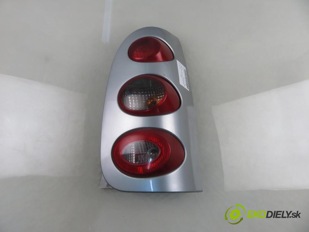 SMART FORTWO Coupe (450) HB 2004 45,00 0.7 (450.352, 450.332) - M 160.920 698,00 světlo pravé zadní 0011645