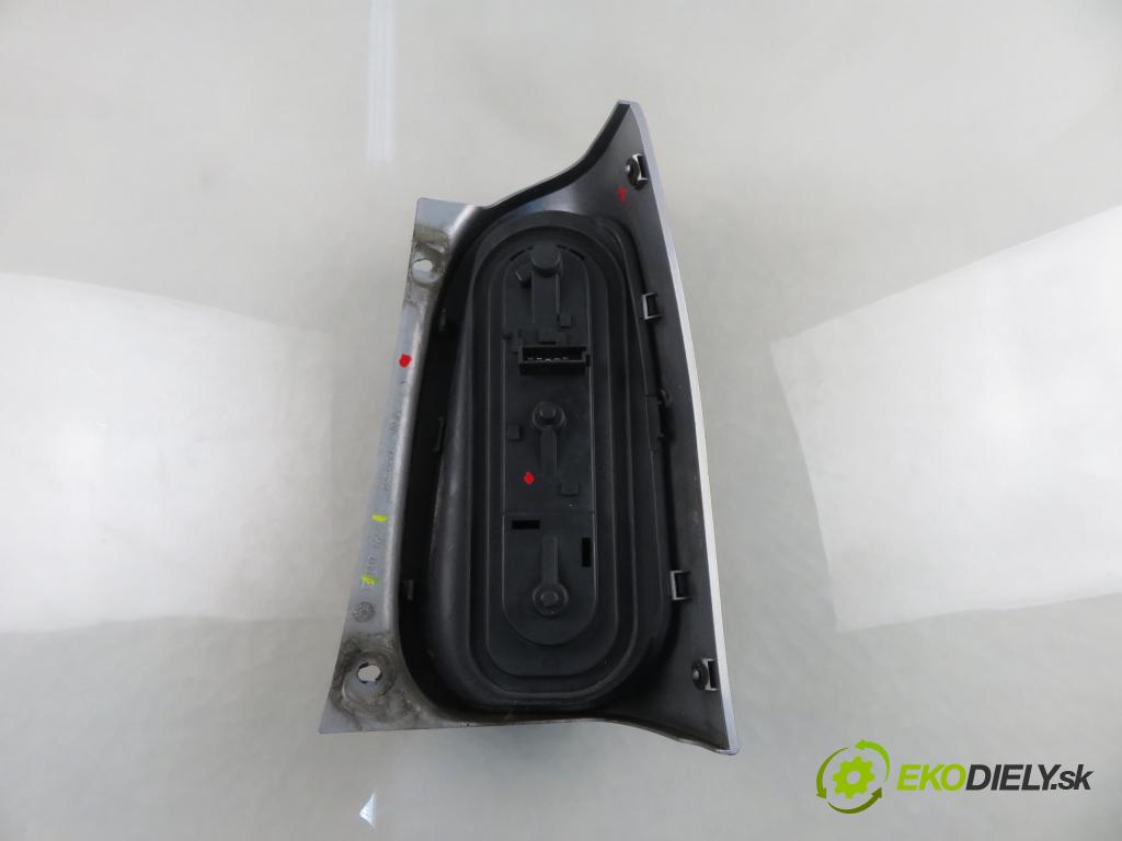SMART FORTWO Coupe (450) HB 2004 45,00 0.7 (450.352, 450.332) - M 160.920 698,00 světlo levé zadní 0011644