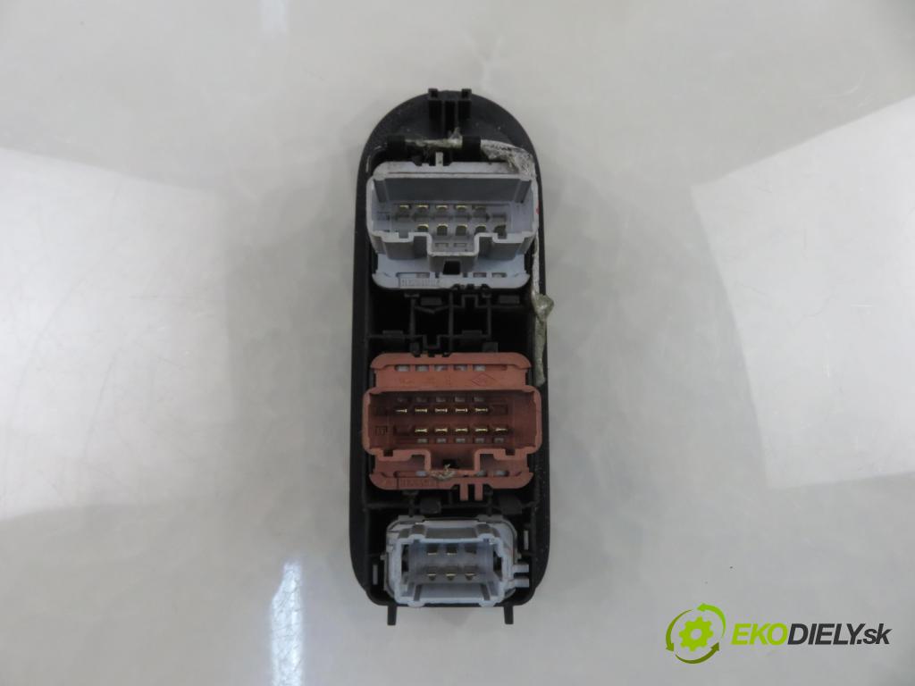 RENAULT GRAND SCENIC II (JM0/1_) MINIVAN 2007 110,00 2.0 dCi (JM1K) - M9R 721 1995,00 Panel ovládaní oken 8200160603