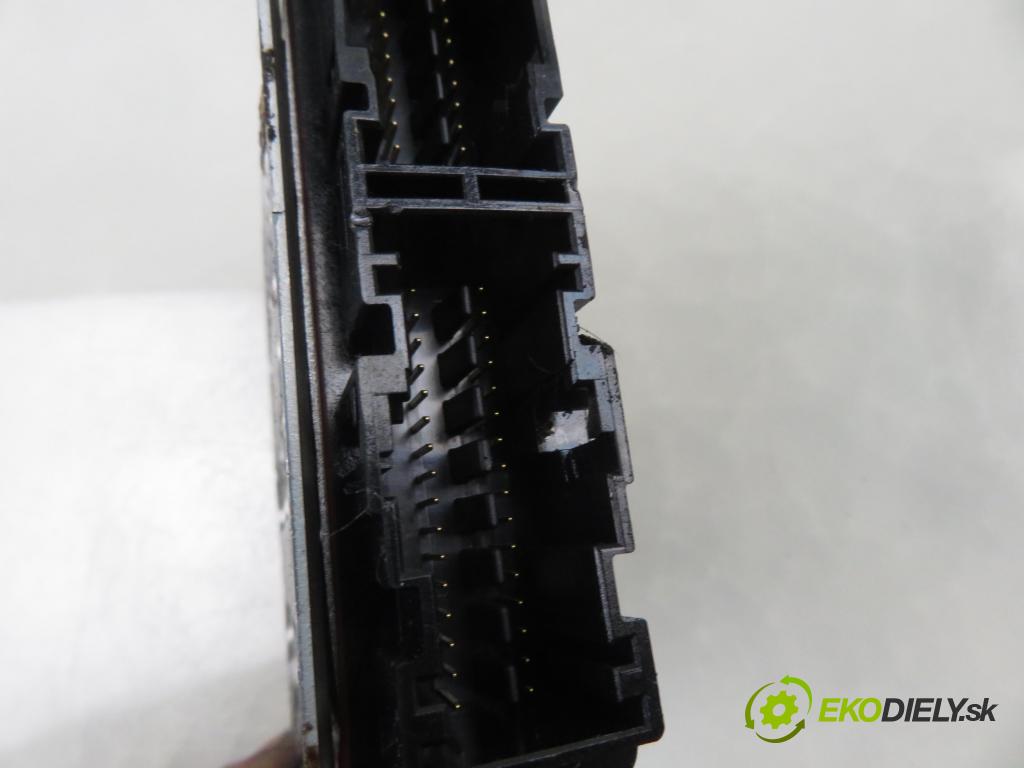 FIAT CROMA (194_) KOMBI 2006 110,00 1.9 D Multijet 150 - 939 A2.000 1910,00 MODUL air BAG 51796381