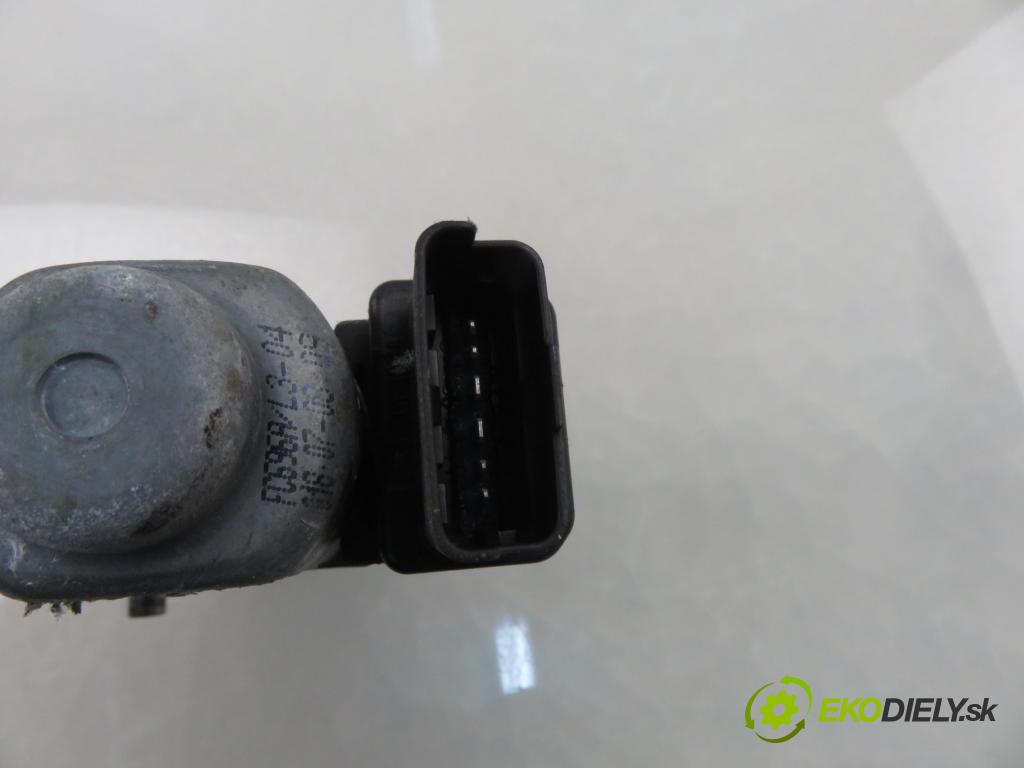 RENAULT GRAND SCENIC II (JM0/1_) MINIVAN 2007 110,00 2.0 dCi (JM1K) - M9R 721 1995,00 motorek sťahovaní oken LP 440726J4