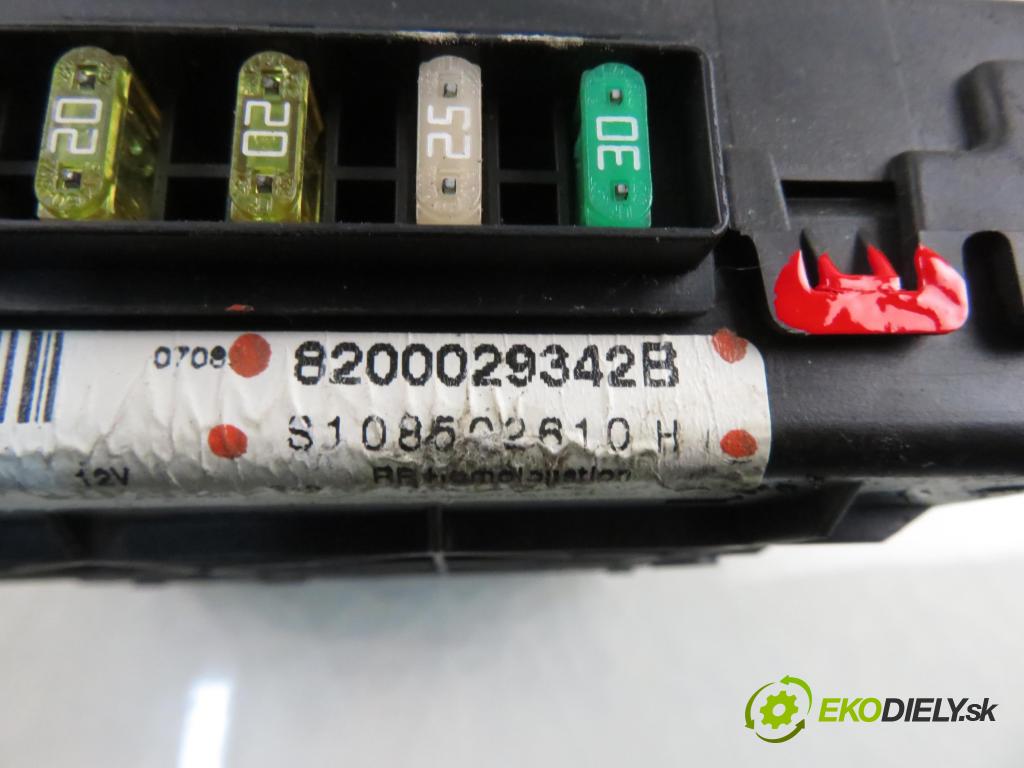 RENAULT SCENIC I (JA0/1_) MINIVAN 2000 75,00 1.9 dCi 102 - F9Q 732 1870,00 MODUL BSI 8200029342B ; S108502610H
