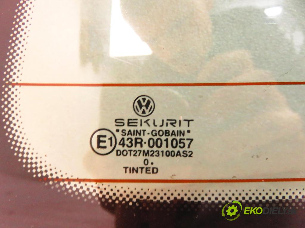 VW PASSAT B5.5 Variant (3B6) KOMBI 2001 96,00 1.9 TDI - AWX 1896,00 okno ZADNÍ: kapota