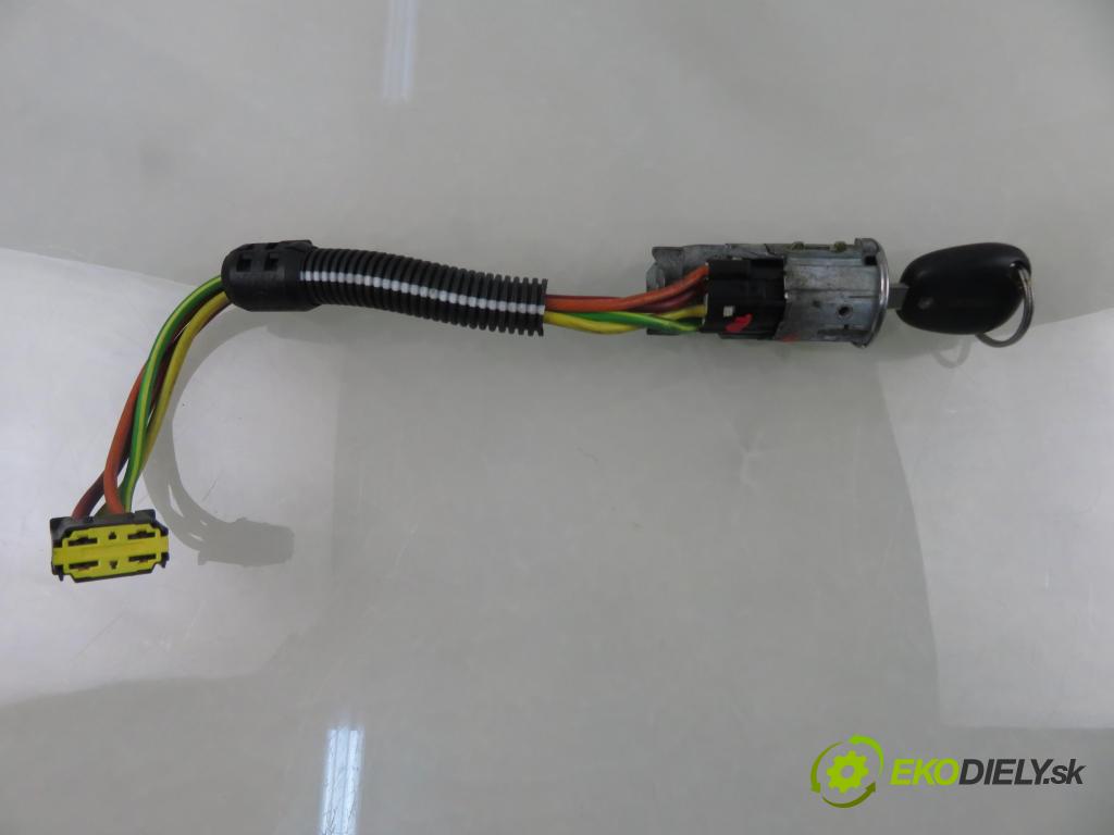 RENAULT SCENIC I (JA0/1_) MINIVAN 2000 75,00 1.9 dCi 102 - F9Q 732 1870,00 spinačka  (Spínacia skrinka)