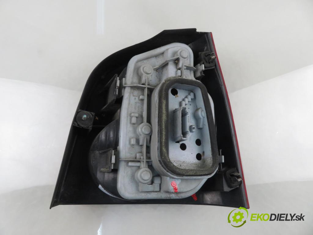 VW POLO (9N_) HB 2005 63,00 1.4 FSI - AXU 1390,00 světlo levé zadní 6Q6945095B