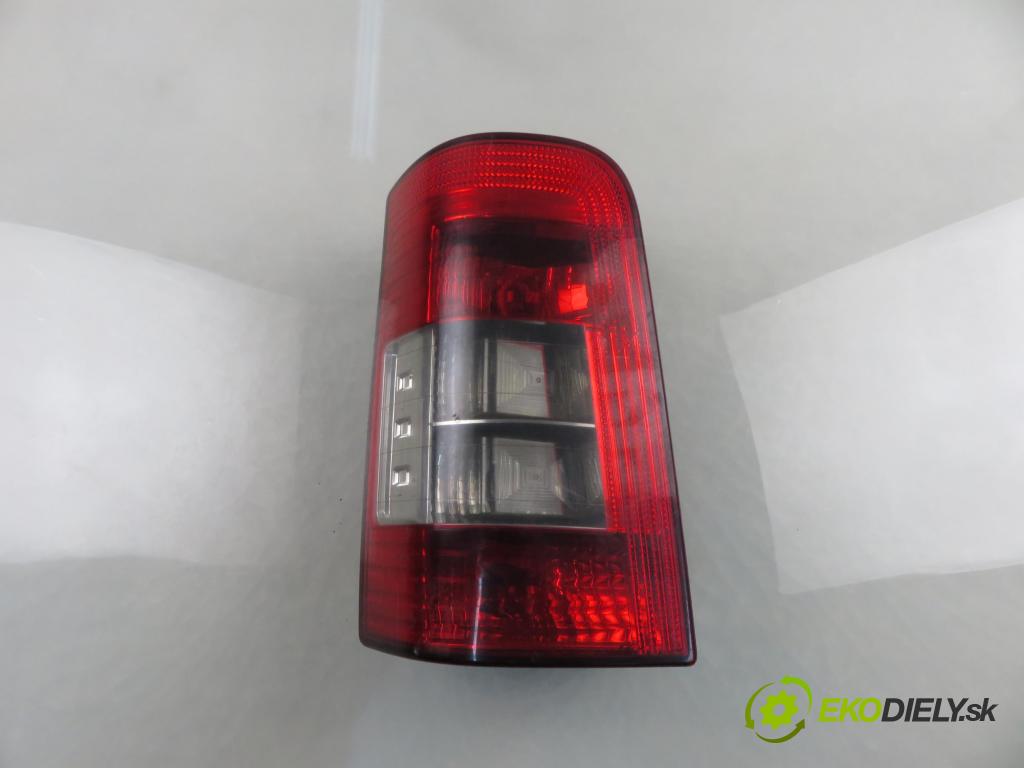 PEUGEOT PARTNER Combispace (5F) KOMBIVAN 2006 66,00 1.6 HDi 90 - 9HX 1560,00 světlo levé zadní 9657976880 ; 9657977080