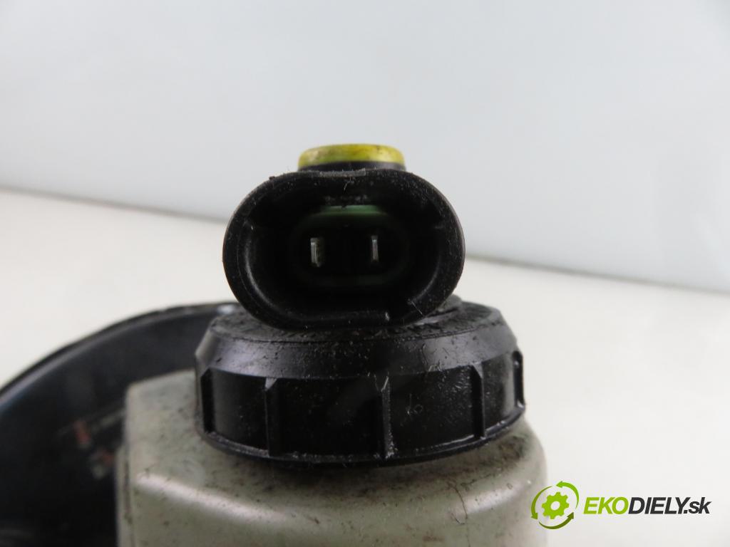 RENAULT SCENIC I (JA0/1_) MINIVAN 2000 75,00 1.9 dCi 102 - F9Q 732 1870,00 posilovač 8200069904A ; 03786420014 (Servočerpadlo)