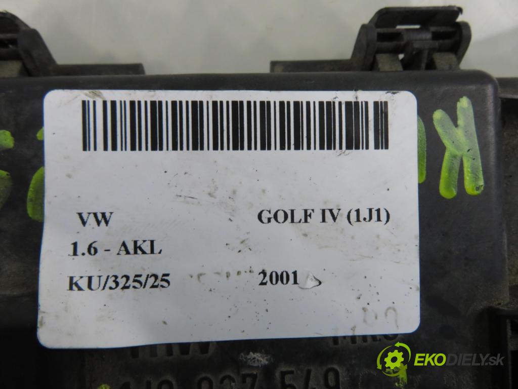 VW GOLF IV (1J1) HB 2001 74,00 1.6 - AKL 1595,00 skříňka POJISTKY: na AKUMULATOR: 1J0937549C