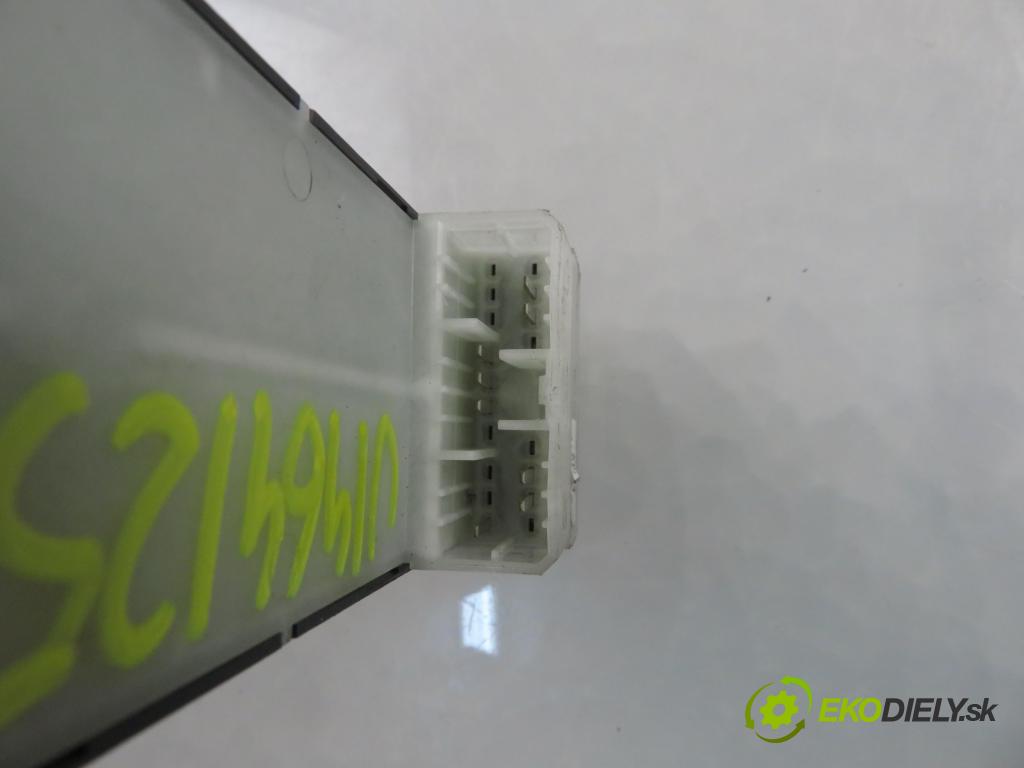 FIAT SEDICI (189_) CROSSOVER 2007 88,00 1.9 D Multijet 120 4x4 - D19AA 1910,00 Panel ovládaní oken