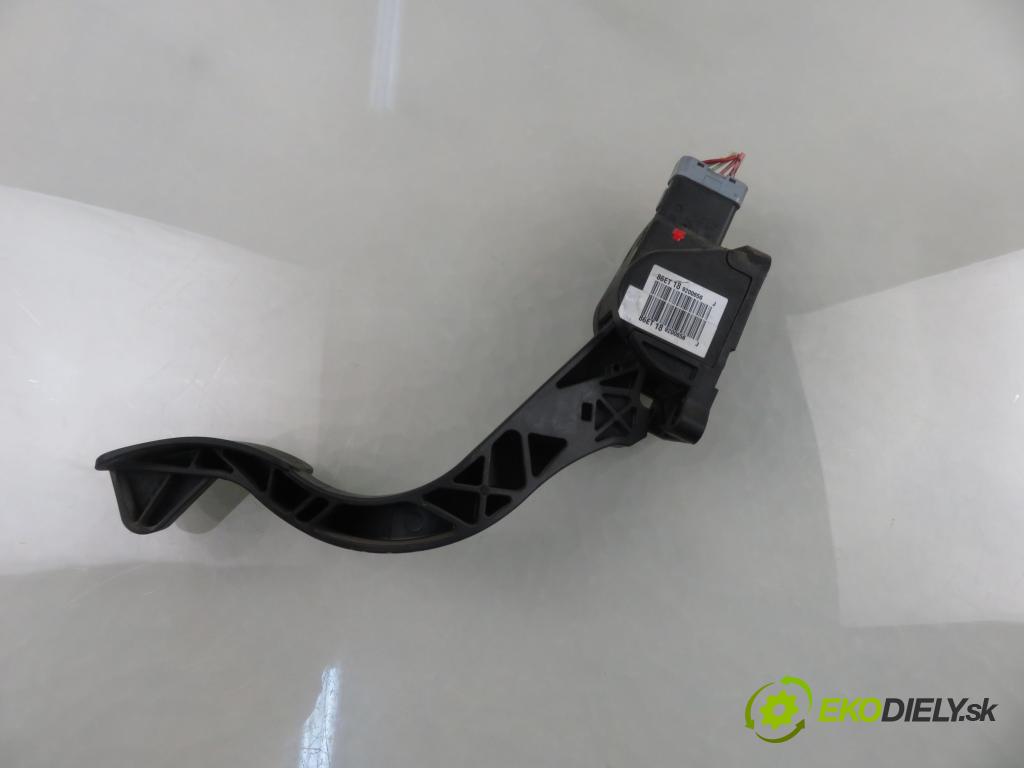 PEUGEOT PARTNER Skrzynia FURGON 2011 55,00 1.6 HDi - 9HT (DV6BTED4) 1560,00 Potenciometer plynu 0280755166 ; 9671416780 (Potenciometer plynového pedálu)