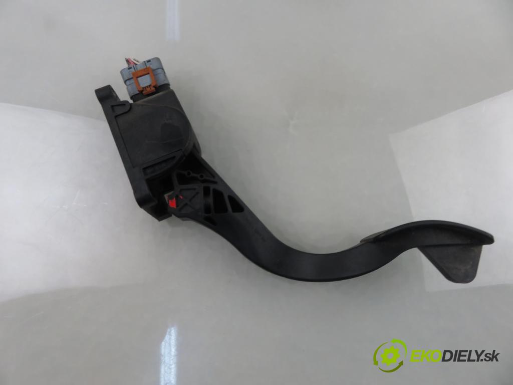 PEUGEOT PARTNER Skrzynia FURGON 2011 55,00 1.6 HDi - 9HT (DV6BTED4) 1560,00 Potenciometer plynu 0280755166 ; 9671416780 (Potenciometer plynového pedálu)