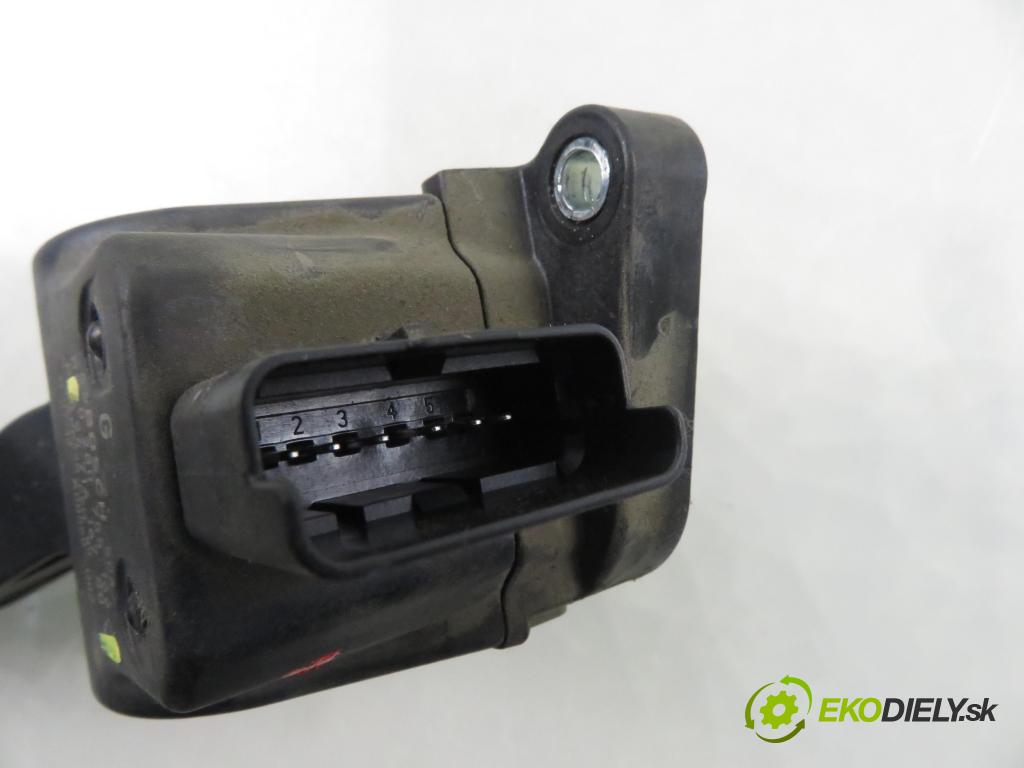 PEUGEOT PARTNER Skrzynia FURGON 2011 55,00 1.6 HDi - 9HT (DV6BTED4) 1560,00 Potenciometer plynu 0280755166 ; 9671416780 (Potenciometer plynového pedálu)