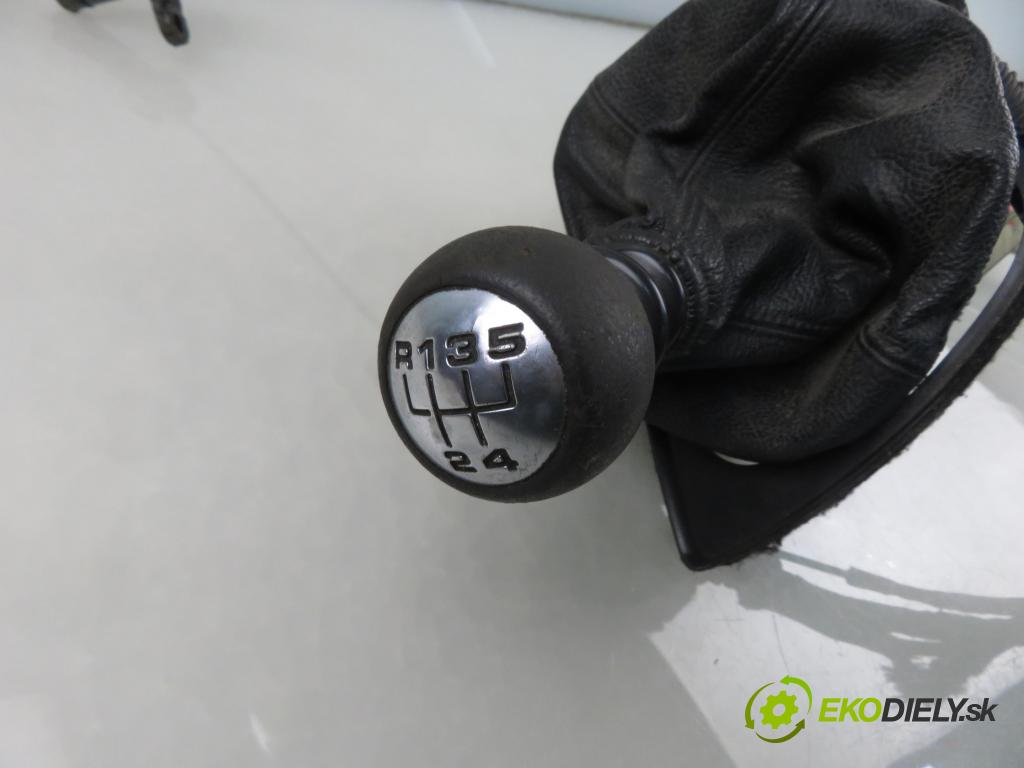 CITROEN C8 (EA_, EB_) MINIVAN 2002 0,00 2.0 HDi - RHT (DW10ATED4) 1997,00 ZVEDÁK: 