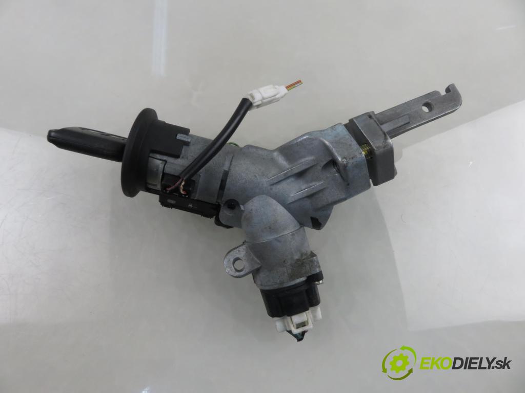 NISSAN MICRA III (K12) HB 2004 59,00 1.2 16V 80 - CG12DE 1240,00 spinačka 28590AX600 ; 5WK46550 (Spínacia skrinka)