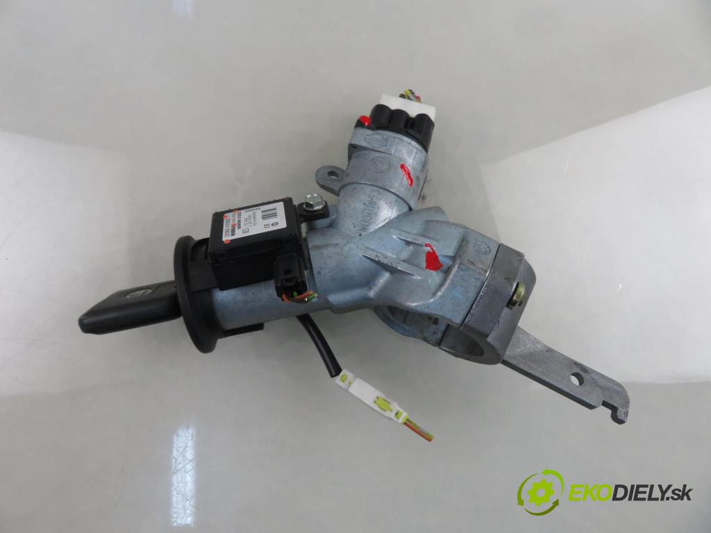 NISSAN MICRA III (K12) HB 2004 59,00 1.2 16V 80 - CG12DE 1240,00 spinačka 28590AX600 ; 5WK46550 (Spínacia skrinka)