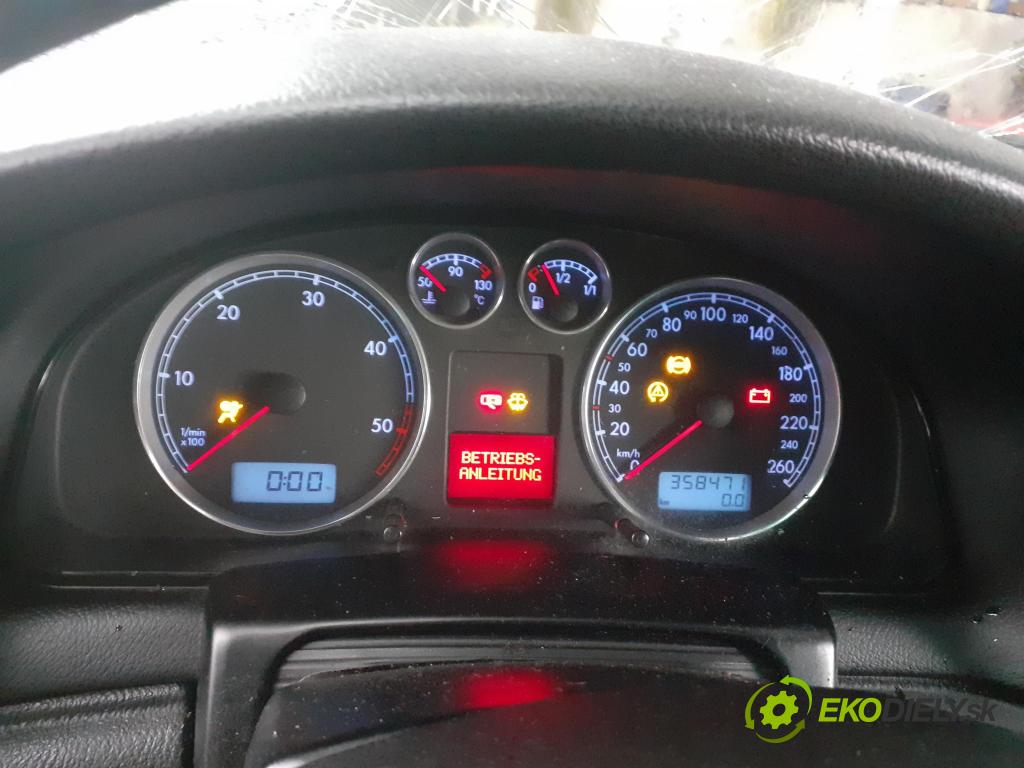 VW PASSAT B5.5 Variant (3B6) KOMBI 2002 74,00 1.9 TDI PD 101 - AVB 1896,00 prístrojovka elektrický 3B0920827A