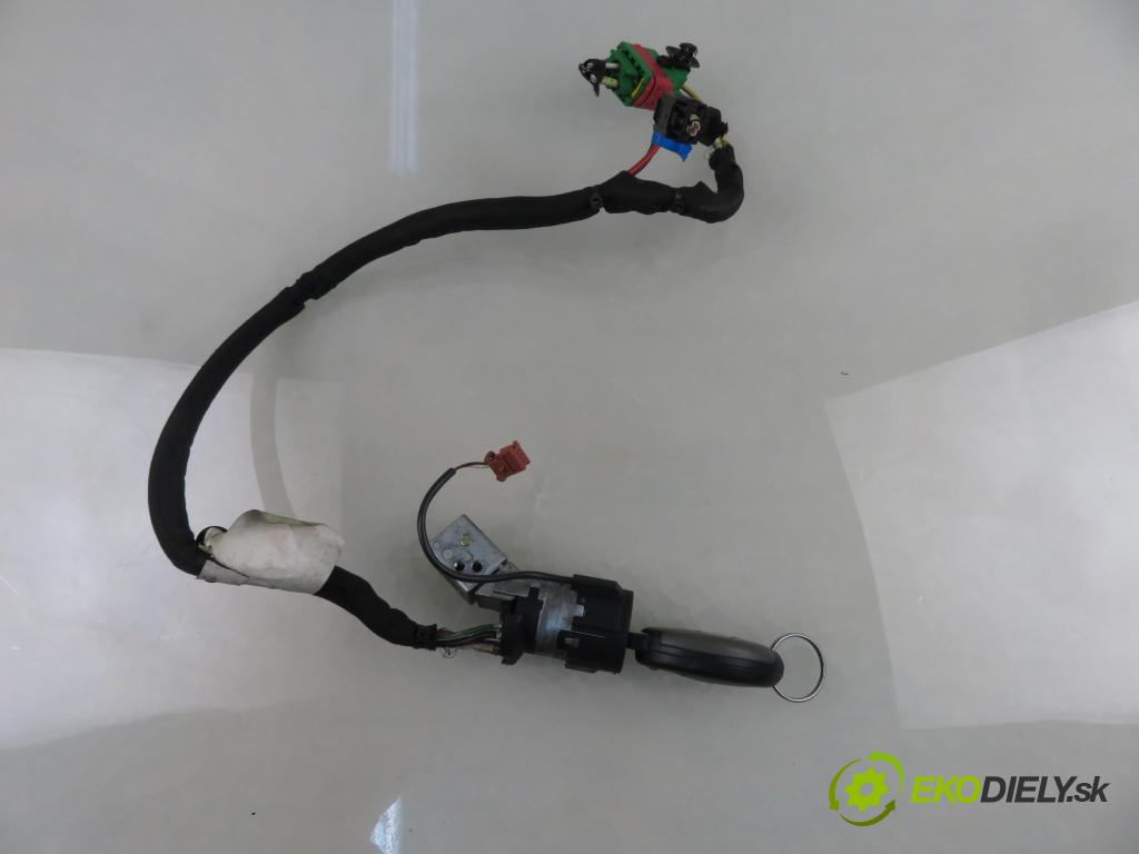 CITROEN C8 (EA_, EB_) MINIVAN 2002 79,00 2.0 HDi - RHM (DW10ATED4) 1997,00 spinačka 36353100 ; 9632897680 (Spínacia skrinka)