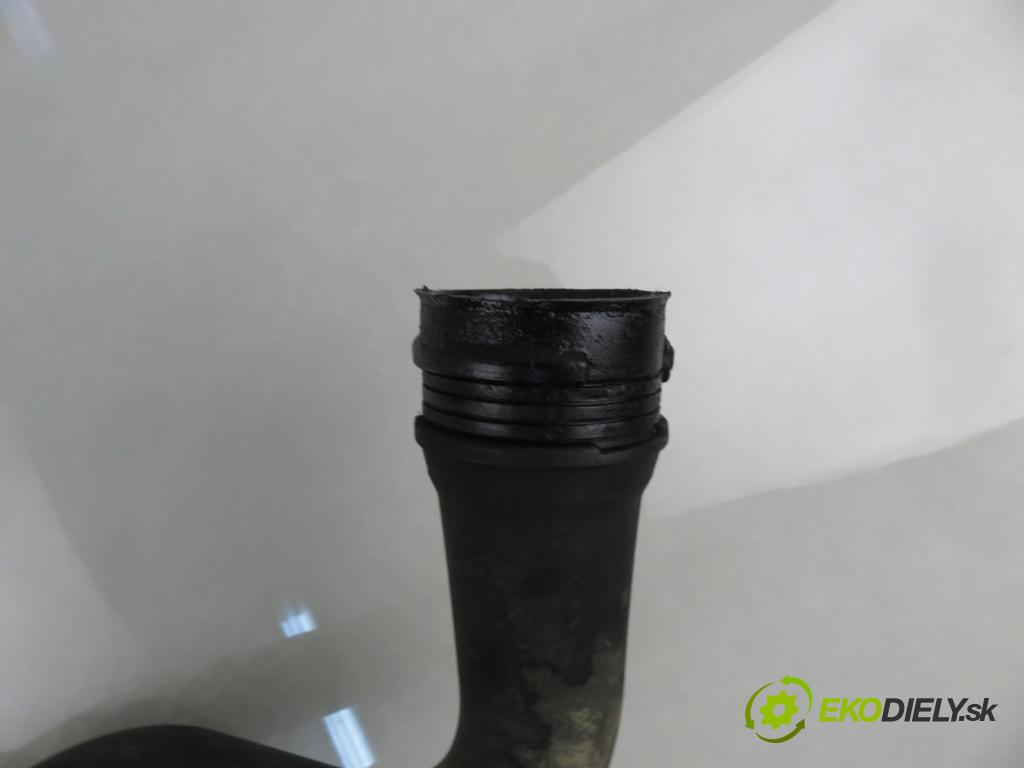 RENAULT MEGANE II (BM0/1_, CM0/1_) HB 2005 63,00 1.5 dCi 86 - K9K 724 1461,00 Rúra intercoolera turba 8200527670 ; 8200533986 ; 0261002566