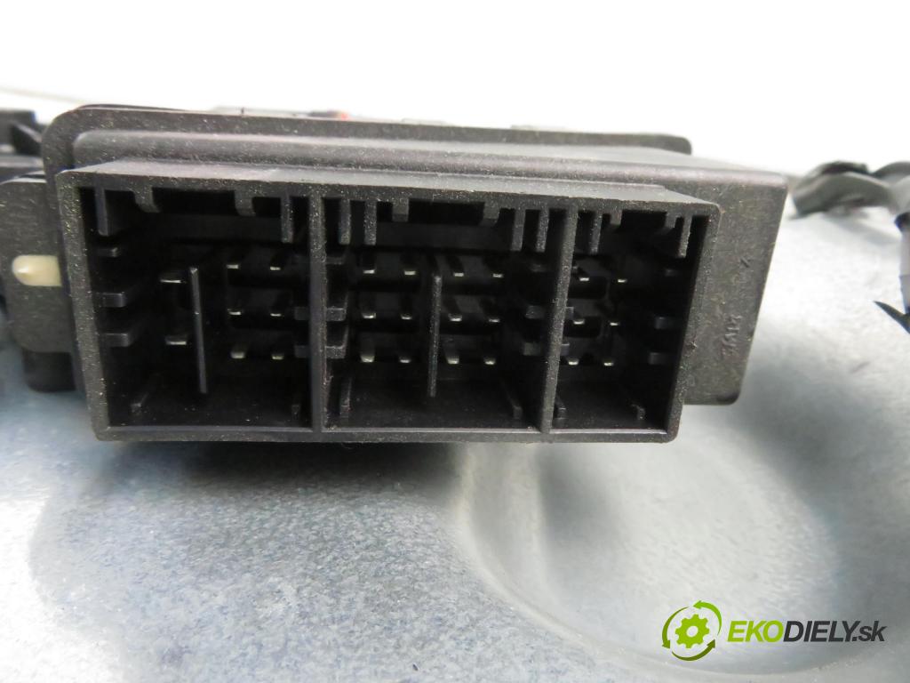 VW POLO (9N_) HB 2004 47,00 1.9 SDI - ASY 1896,00 mechanismus oken PPE 3D 6Q2959801A