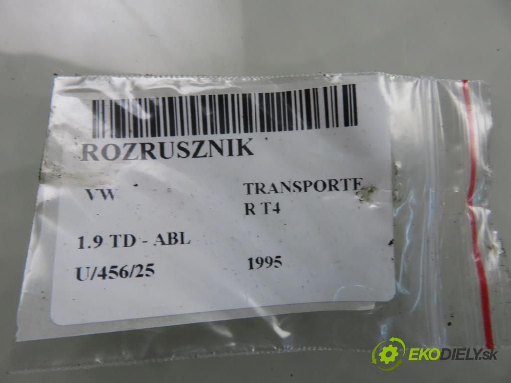 VW TRANSPORTER IV Autobus (70XB, 70XC, 7DB, 7DW, 7DK) BUS 1995 50,00 1.9 TD - ABL 1896,00 Štartér 028911023A (Štartér)