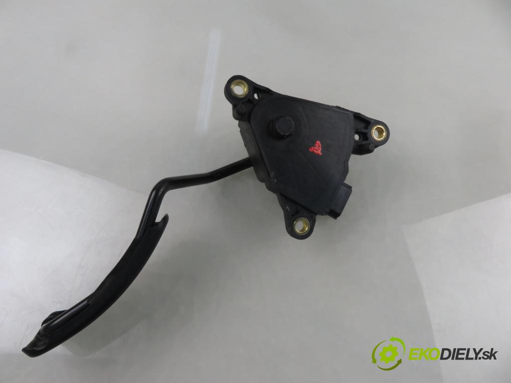 RENAULT SCENIC II (JM0/1_) MINIVAN 2007 63,00 1.5 dCi (JM1F) - K9K 724 1461,00 Potenciometer plynu 8200159647B (Potenciometer plynového pedálu)