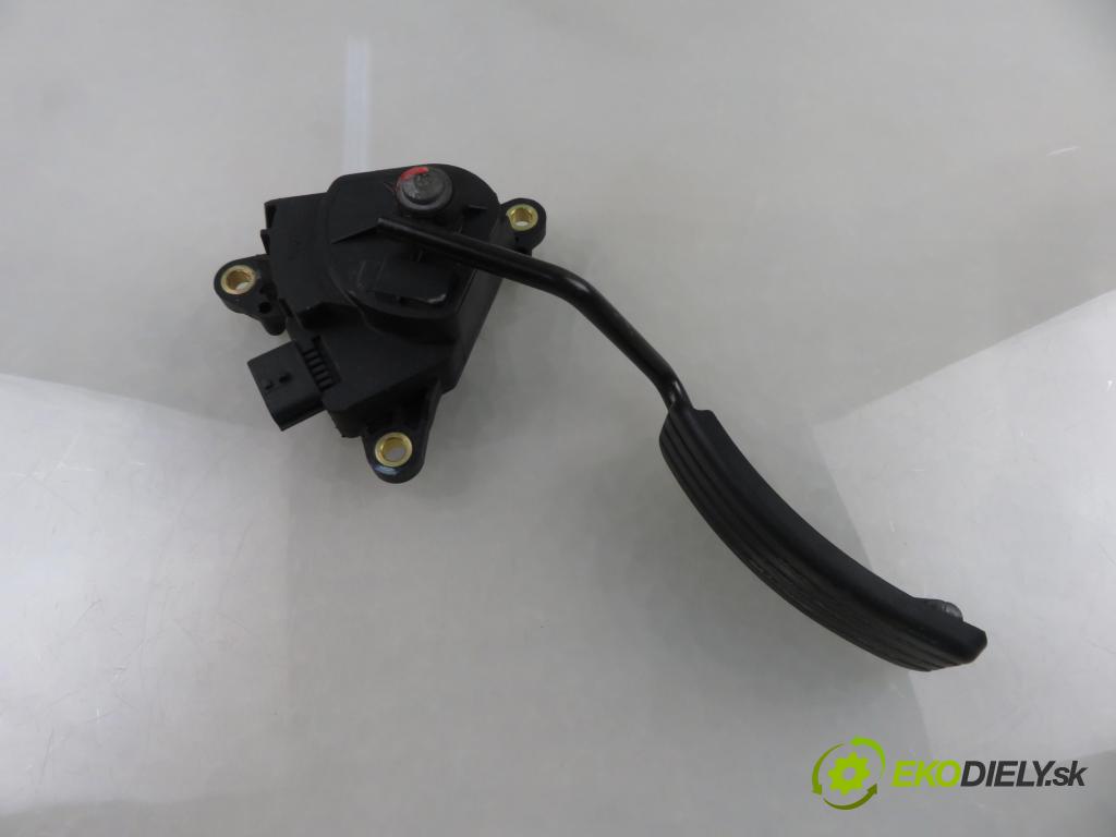 RENAULT SCENIC II (JM0/1_) MINIVAN 2007 63,00 1.5 dCi (JM1F) - K9K 724 1461,00 Potenciometer plynu 8200159647B (Potenciometer plynového pedálu)