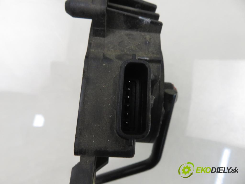 RENAULT SCENIC II (JM0/1_) MINIVAN 2007 63,00 1.5 dCi (JM1F) - K9K 724 1461,00 Potenciometer plynu 8200159647B (Potenciometer plynového pedálu)