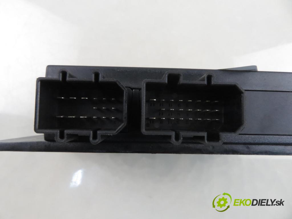 VW PASSAT B5.5 Variant (3B6) KOMBI 2001 96,00 1.9 TDI - AWX 1896,00 MODUL komfortu 1C0959799B