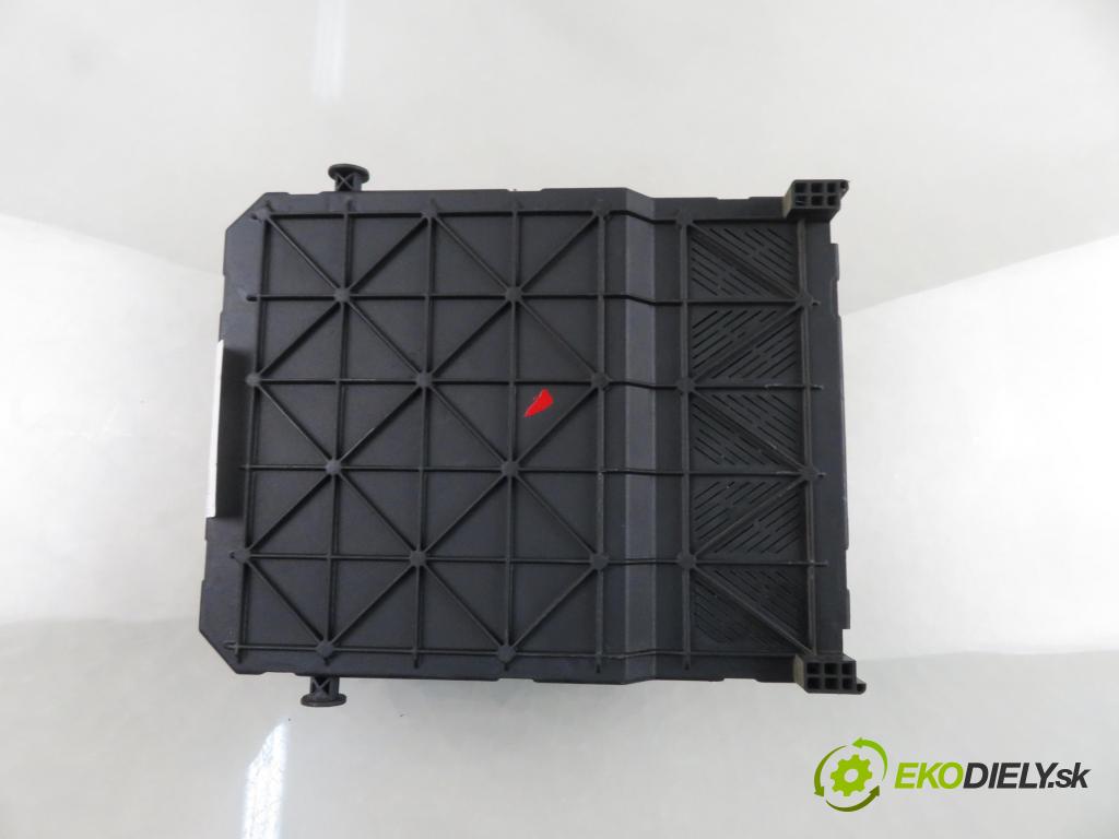 PEUGEOT 206 liftback (2A/C) HB 2003 440,00 1.1 i - HFX (TU1JP) 1124,00 MODUL BSI S116085220B ; 9650584680