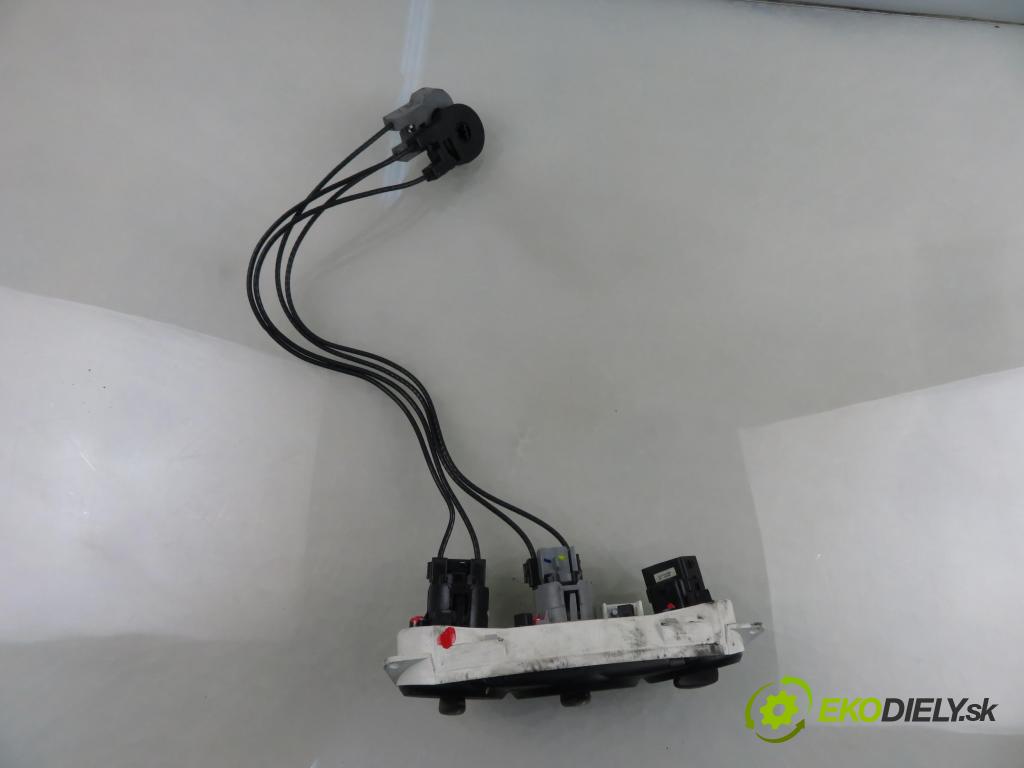 FORD FOCUS II (DA_, HCP) HB 2005 80,00 1.6 TDCi 109 - G8DA 1560,00 Panel topení KLIMATIZACE: 98AB18C419AF