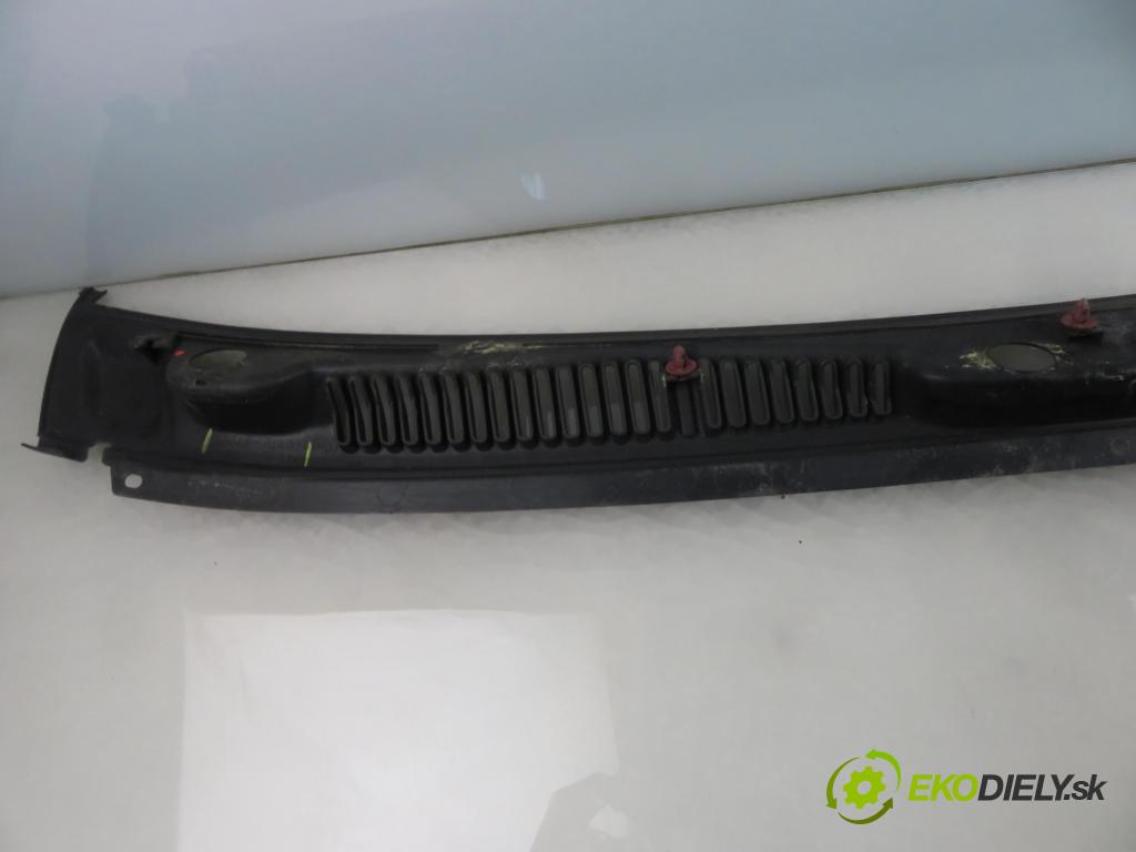 SUZUKI JIMNY (FJ) SUV 1999 59,00 1.3 16V 4WD (SN413) - G13BB 1298,00 Torpédo, plast pod čelné okno 7731181A10 ; 7731181A00 (Torpédo (plast pod čelným sklom))