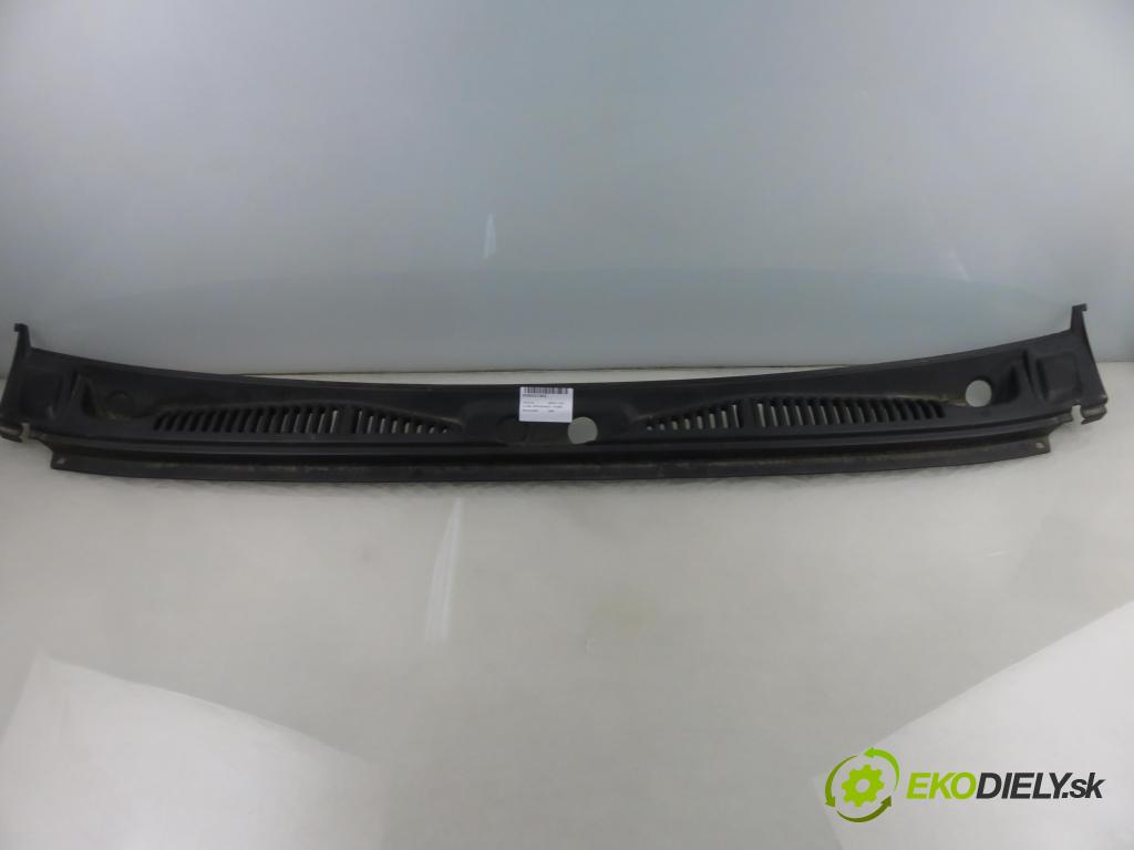 SUZUKI JIMNY (FJ) SUV 1999 59,00 1.3 16V 4WD (SN413) - G13BB 1298,00 Torpédo, plast pod čelné okno 7731181A10 ; 7731181A00 (Torpédo (plast pod čelným sklom))