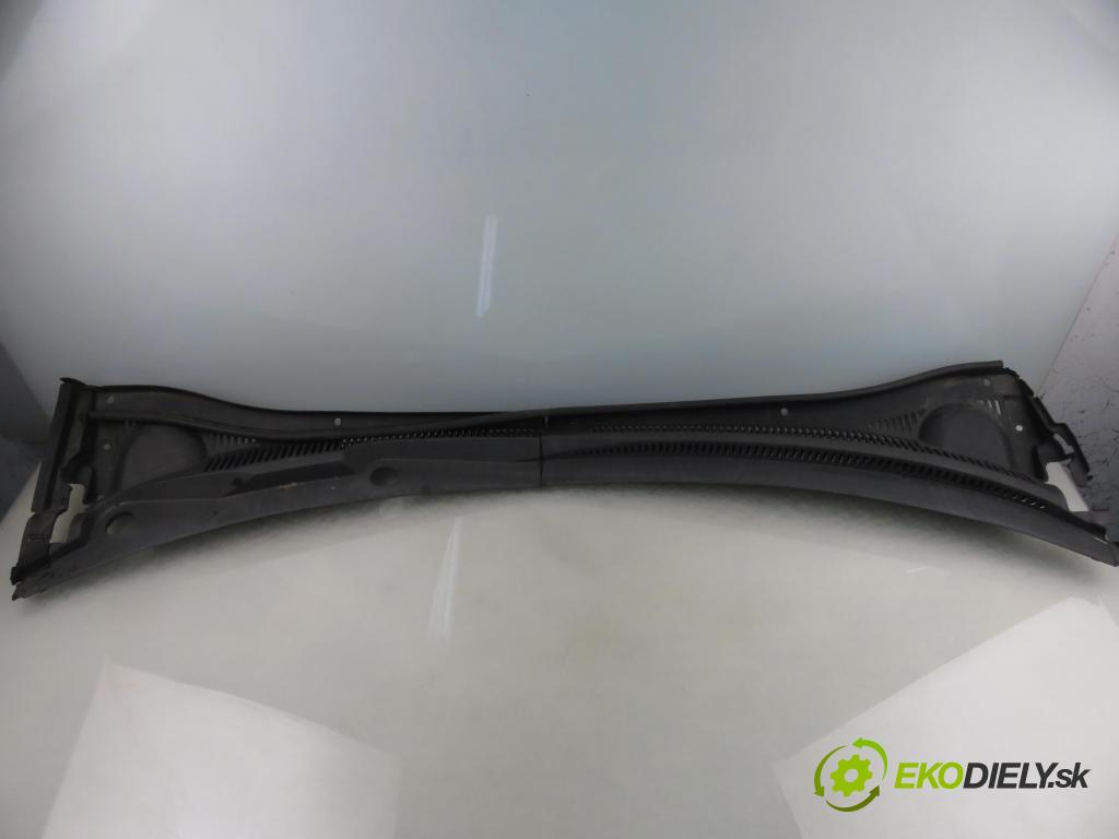 FIAT SEDICI (189_) CROSSOVER 2007 88,00 1.9 D Multijet 120 4x4 - D19AA 1910,00 Torpédo, plast pod čelné okno 7234179J1 ; 7233179J1 (Torpédo (plast pod čelným sklom))