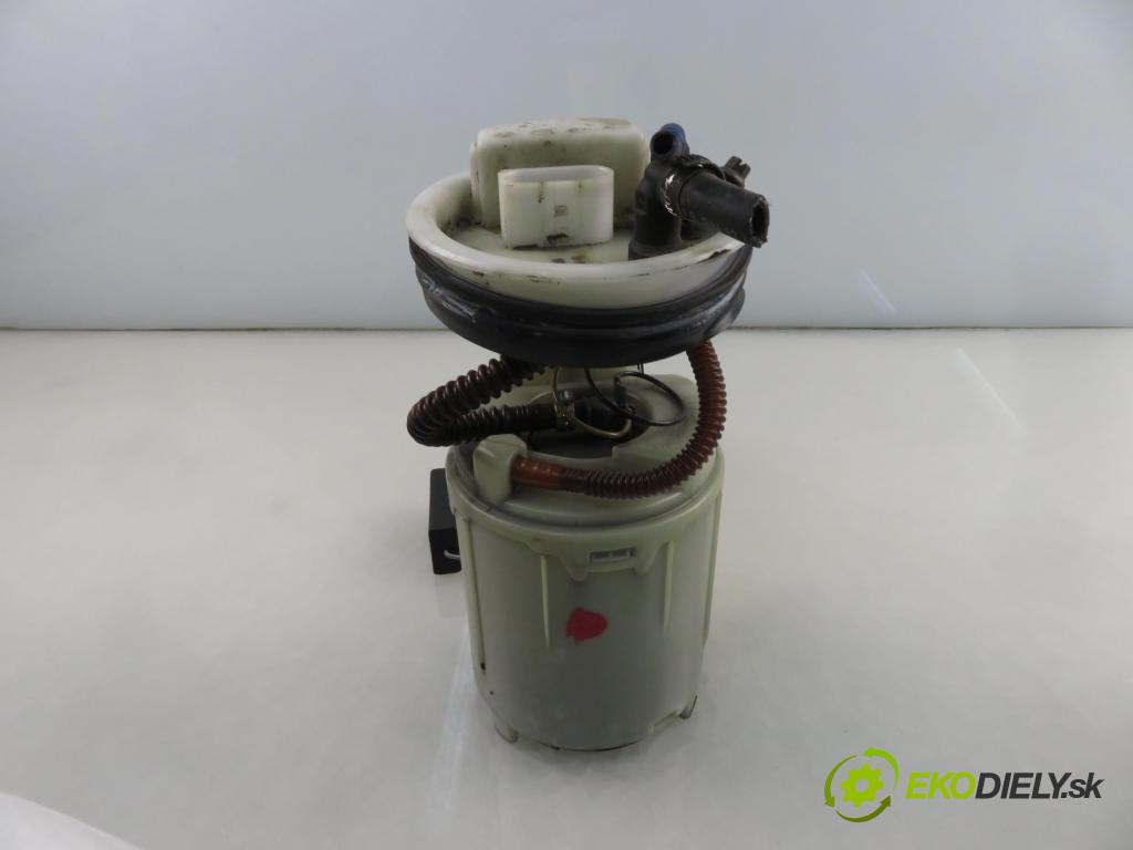 VW BORA (1J2) SEDAN 1998 110,00 2.3 V5 - AGZ 2324,00 pumpa paliva 1J0919051D