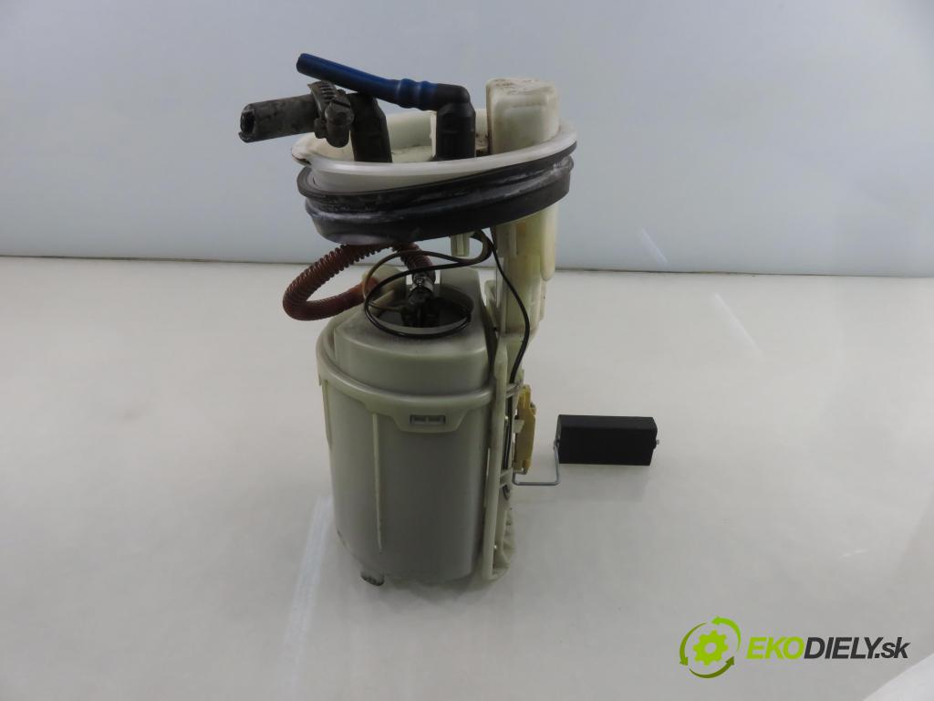 VW BORA (1J2) SEDAN 1998 110,00 2.3 V5 - AGZ 2324,00 pumpa paliva 1J0919051D