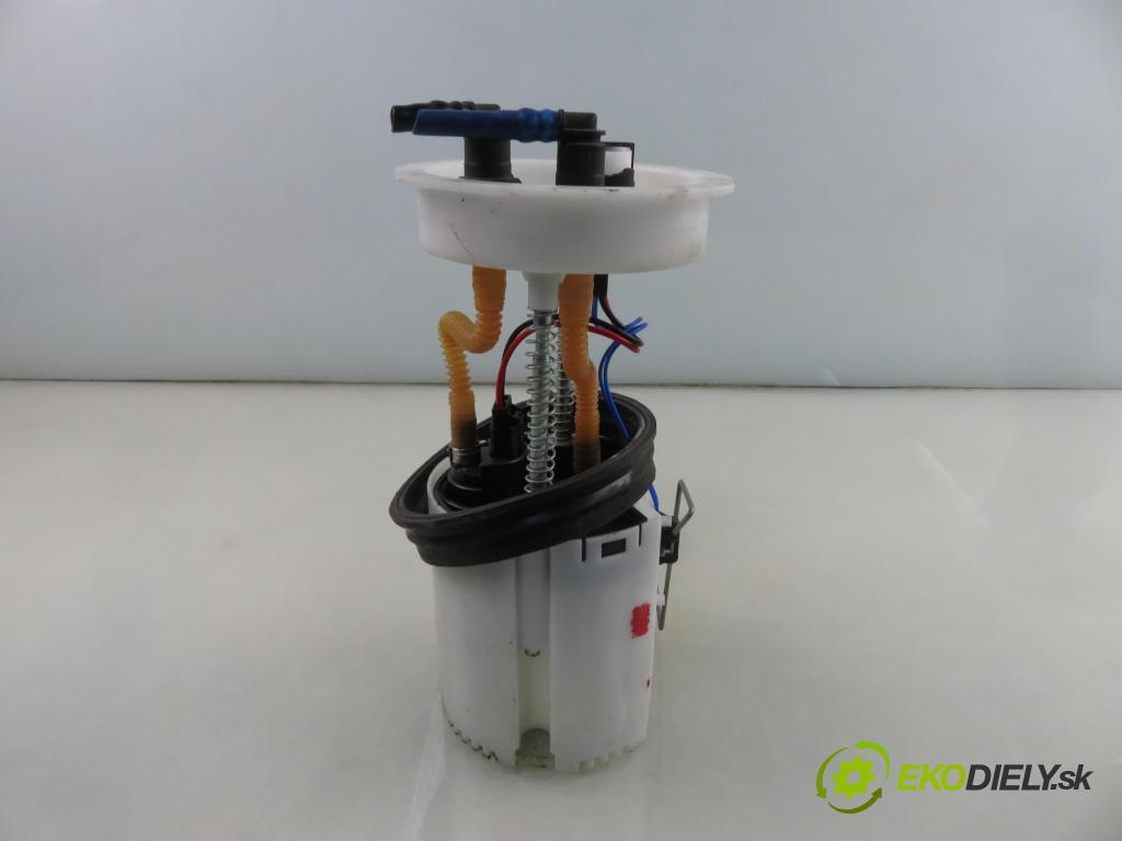 AUDI A3 (8L1) HB 1998 92,00 1.8 - AGN 1781,00 pumpa paliva 707795358